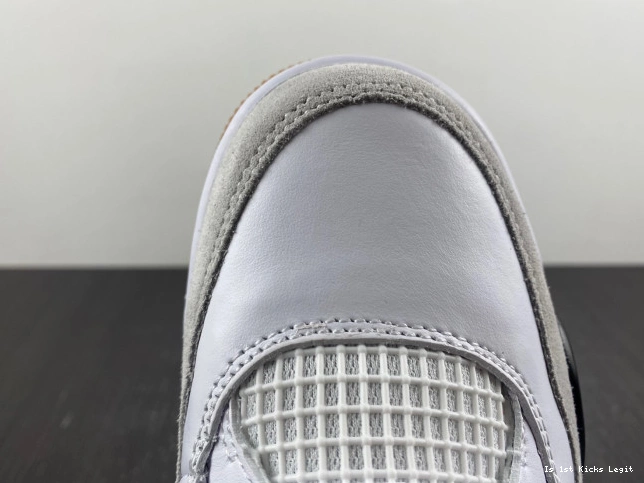 SB DR5415-100 Jordan Retro 4 0707